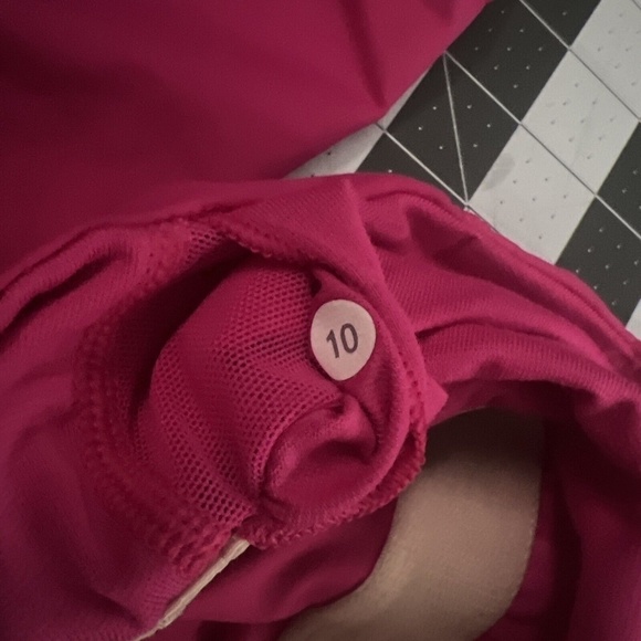 Lululemon Athletica Pink Jewelled Magenta Exquisite Strappy Tank II Size 10 - Picture 6 of 7